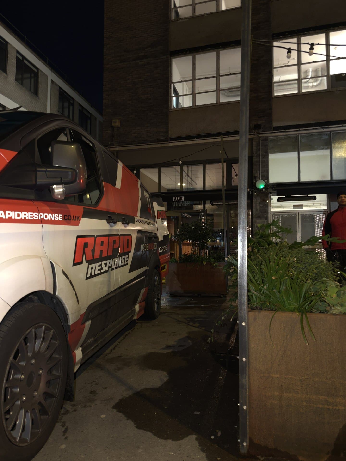 247 Rapid Response engineer arriving in Windsor and Maidenhead for a drainage or leak-detection callout